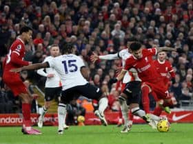 ليفربول ضد لوتون تاون في الدوري الإنجليزي