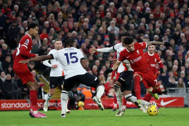 ليفربول ضد لوتون تاون في الدوري الإنجليزي