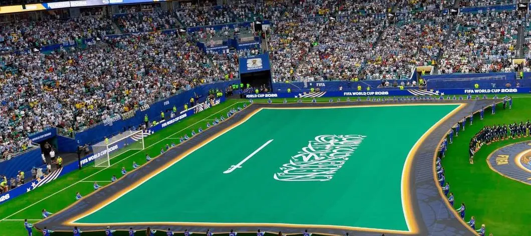 فيفا يكسر البروتوكول .. الأرض لا تمس راية التوحيد